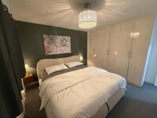 Modern 2B Flat - Walk 2 Station - Direct to London - 3
