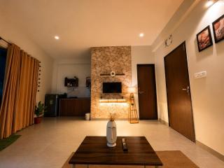 The Cozy Cave 1bhk luxury stay - 2