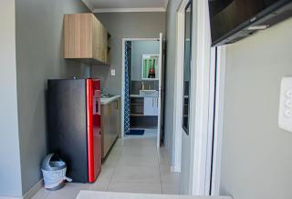 EMatolweni Guesthouse - 8