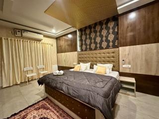 Royal manor by Staymoksha - 8