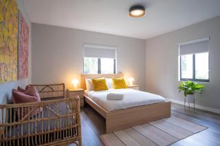Modern 3 Bedroom Oasis - 9