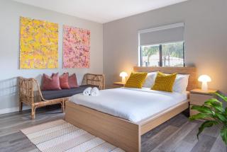 Modern 3 Bedroom Oasis - 4