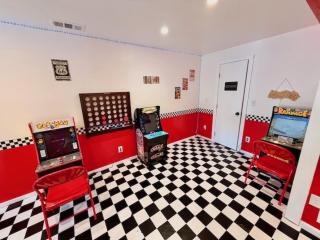 Camp Coleman-Theater Room - Game Room - Sleeps 29 - 7