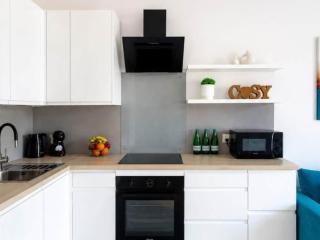 Stylish Urban Apartment for 3 - 8