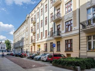Flat near Fabryczna Station - 0