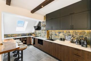 Mountain View & Sunset Apartment - Underground Parking - 4