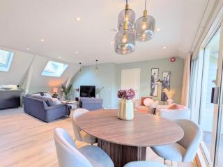 Penthouse in the middle of the city center - 5 bedrooms - all inlcusive - free parking - 2