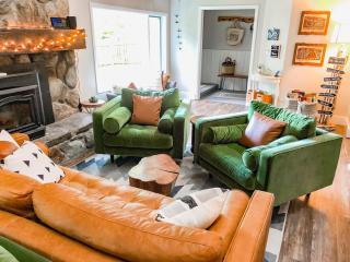 4BR Mad River Valley Chalet with View, Close to All - 7