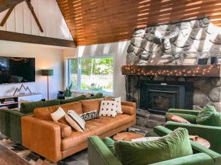 4BR Mad River Valley Chalet with View, Close to All - 1
