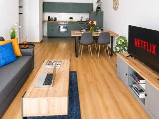 3-Room Home near Atlas Arena - 4