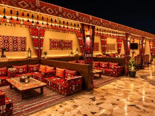 Crystal pyramid inn - 9