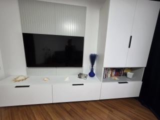 Oradea Gateway & 3BR by River & Quick Airport Exit - 5