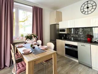 Lodz Apartment for 4 Guests - 9