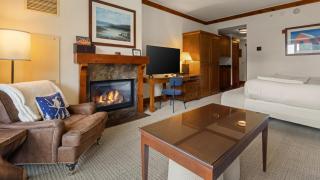 347 Lodge At Spruce Peak Ski In Ski In Ski Out King Studio By Stowe Mountain Rentals - 5