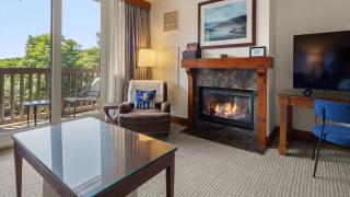 347 Lodge At Spruce Peak Ski In Ski In Ski Out King Studio By Stowe Mountain Rentals - 3