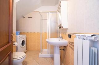Casa Pascoli Near Sandy Beach - Happy Rentals - 3