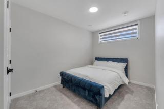 Executive 2 bedroom suite in Estate house - 3