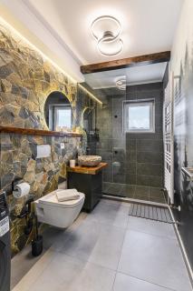 Mountain & Sunset View Apartment - Bathtub - Parking - 6