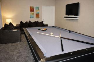 Private Pool & Spa Monthly Stay Pool Table - 8