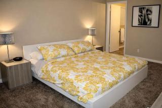 Private Pool & Spa Monthly Stay Pool Table - 4