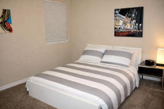 Private Pool & Spa Monthly Stay Pool Table - 1