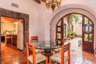 Old World Charm & Amazing Views in Historic Center - 4