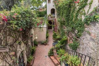 Old World Charm & Amazing Views in Historic Center - 1