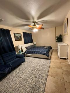 Cozy 6 bedrooms near Chinatown - 9