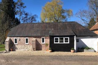 Tranquil grade II listed barn next to windmill - 4