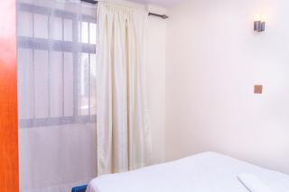 Modern 2BR Haven Carrefour, Pizza Inn & Chicken Inn - 1