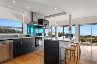 Hukuwai Heights- Ocean View Escape - 8