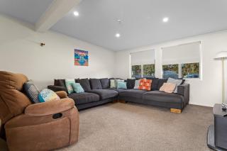 Hukuwai Heights- Ocean View Escape - 1