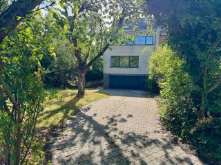 3BR Villa with Big Garden, Ping-Pong, Cinema, Bath - Gand - 0