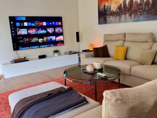 3BR Villa with Big Garden, Ping-Pong, Cinema, Bath - Gand - 1