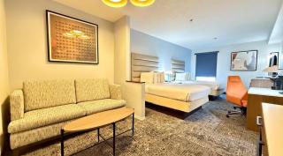 Best Western Plus Universal Inn - Free Shuttle to Universal Studios! - 4