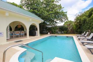 Large pool gardens and close to beach - Aqua Bliss - 9