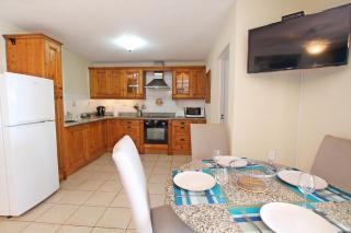 Oceanfront 2-bed Apt with Pool near Surfing - Rosalie 2 - 4