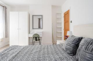 Delightful 2 Bedroom Apartment in Bristol - 1
