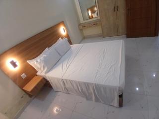 Park Towers Executive 1Bed Apartment F10 Islamabad - 8