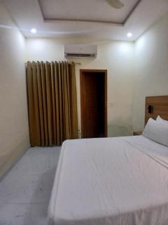 Park Towers Executive 1Bed Apartment F10 Islamabad - 4