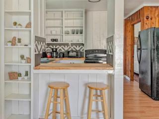 Pet-Friendly Near Zion & Hot Tub in Downtown Kanab - 5