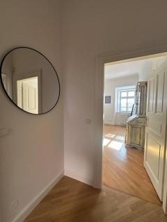 Boutique Stay In Mala Strana below the Castle - 9