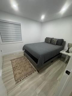 Stylish New Home Near Downtown & Highway - 5