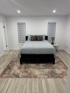 Stylish New Home Near Downtown & Highway - Kitchener - 1
