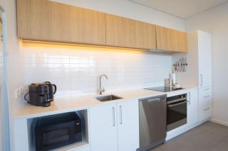 Superb Modern Warm 2 bedroom Smart 49"TV - 5