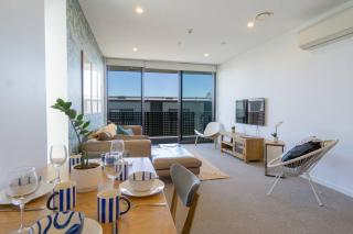 Superb Modern Warm 2 bedroom Smart 49"TV - 4