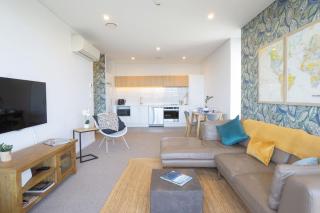 Superb Modern Warm 2 bedroom Smart 49"TV - 3
