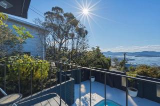 Mount Nelson Lookout - 2 Bed House & Swimming Pool - 0
