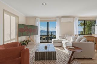 Mount Nelson Lookout - 2 Bed House & Swimming Pool - 9