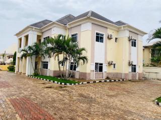 Crispan Luxury Apartment - 9